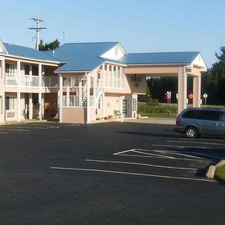 Great Lakes Inn Mackinaw City Exterior photo