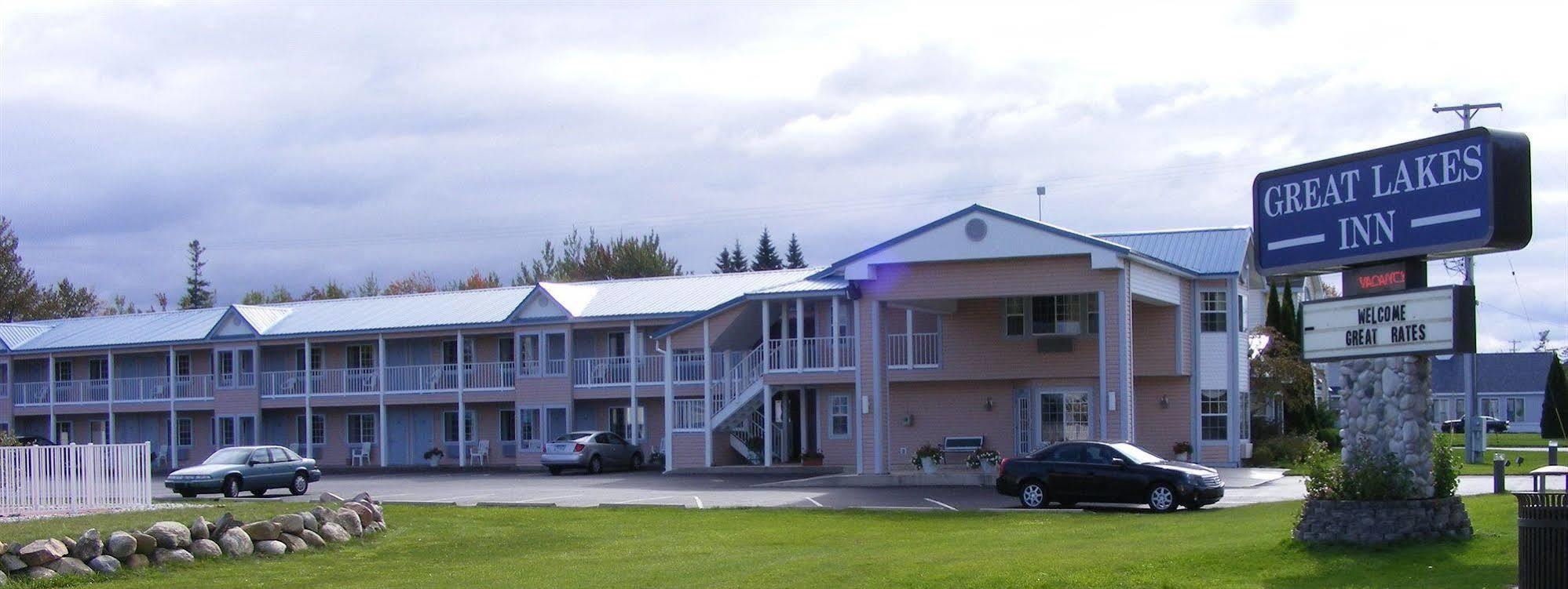 Great Lakes Inn Mackinaw City Exterior photo